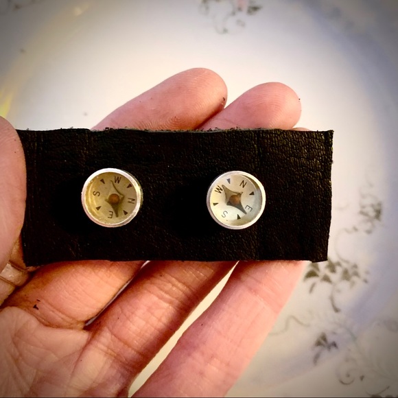 Vintage One of A Kind Hand Crafted Silver Working Mini Compass Stud Earrings - Picture 3 of 6